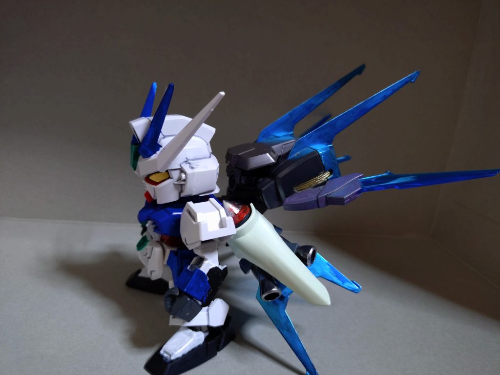 サイドから、元々大きく作っていたので違和感なくついてると思います