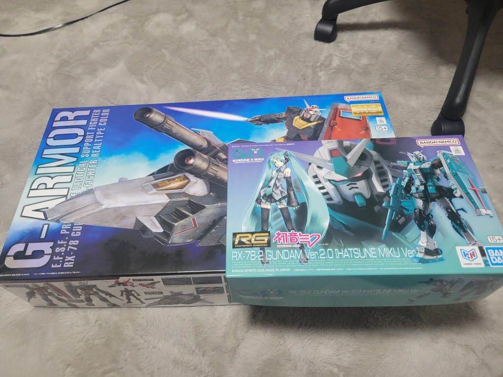 リアルタイプカラーのGアーマーがあって、ずっとGアーマーを欲しかったので迷いましたが買ってしまいました😅あとは、情弱なのでプレバンの再販とかの情報を逃してしまいがちでUC版のΖプラス欲しかったなーとキャンセルないかなと夕方にポチポチしてた時に何となくターンAとターンXのセットのやつをみたら在庫が復活してたのでポチってしまいました。ターンXが欲しかったのですが再販で買えず、そして再販のターンAを買うか迷ってた時に丁度よくポチることができました。自業自得ですが破産寸前です🤣&nbsp;ということで、承認欲求モンスターなのでお気持ち表明するのにマウンテンサイクルから旧ダブルゼータを発掘してきました。