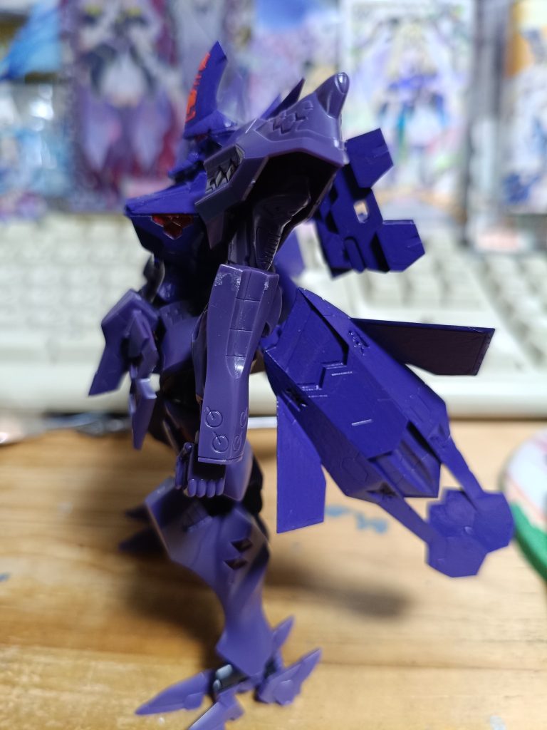 横　ジャンプユニットの塗装がわかりやすいかな？あと武器をつけれるハンガー？かなあれも塗装してます