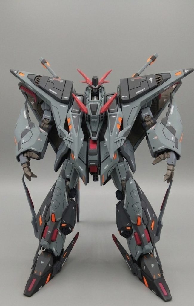正面。正規のデカールはカラーに合わない為ほぼ使えず（せっかく買えたのに⋯）あり合わせのデカールを使用。耳なし芳一みたいになりました。スペースがあるとつい貼りたくなる⋯