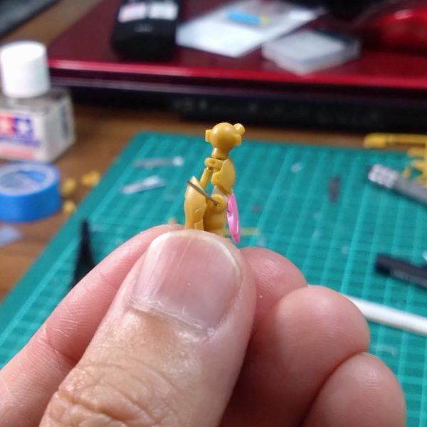 今回は2体目ということで！可動化をしてみようと思います進めています！腕（肘関節）の可動域を上げてみます！シリンダーも作ってみますよ！！（6枚目）