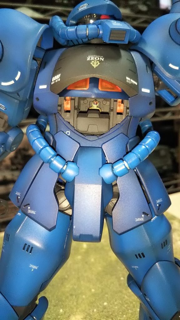 このキットにはパイロット（多分ラル大尉）がついています💦