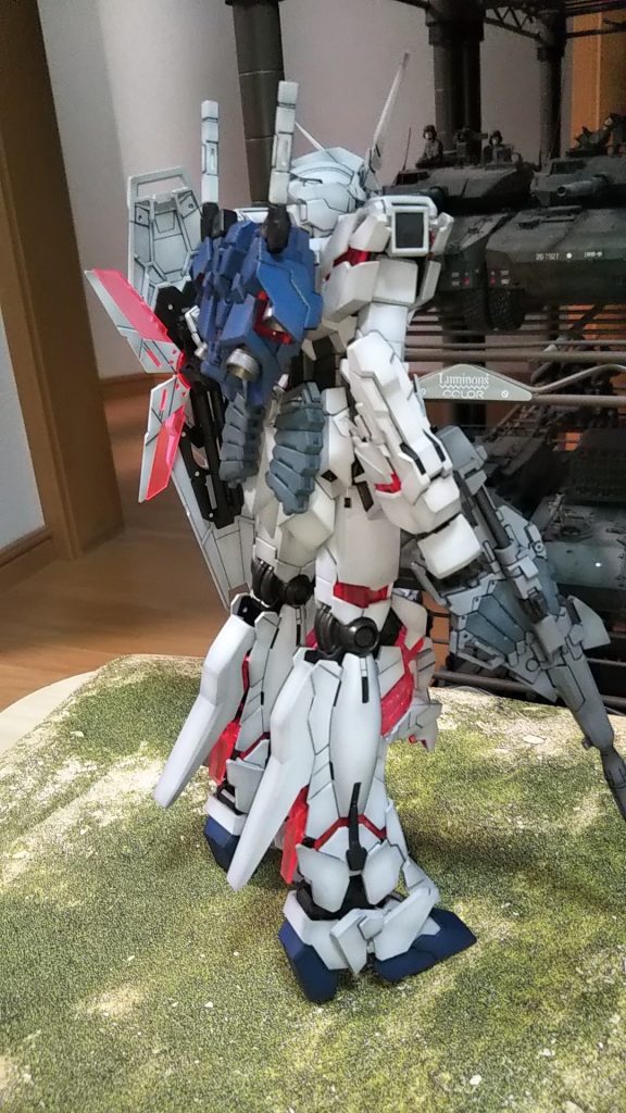 右斜め後