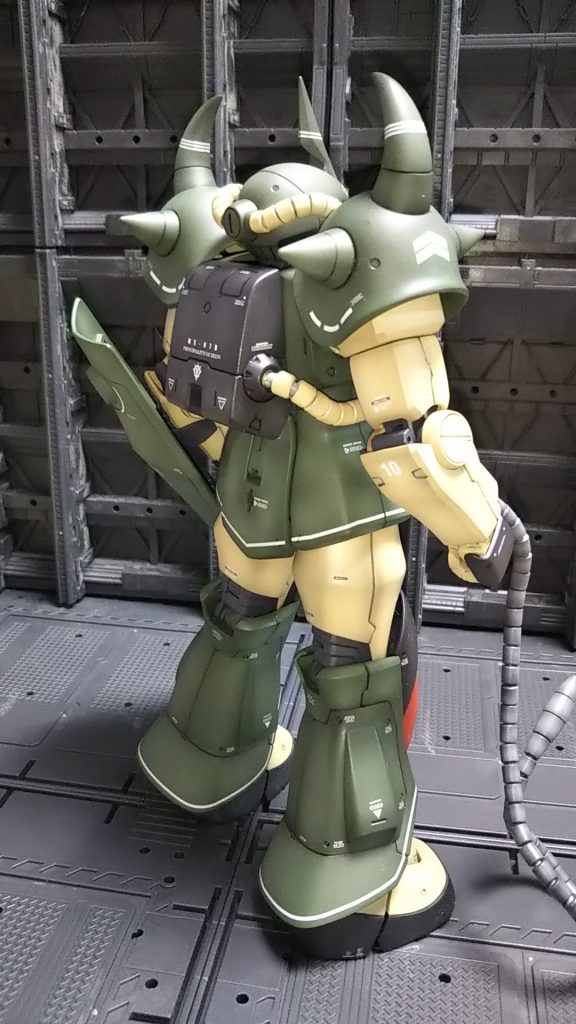 右斜めうしろ