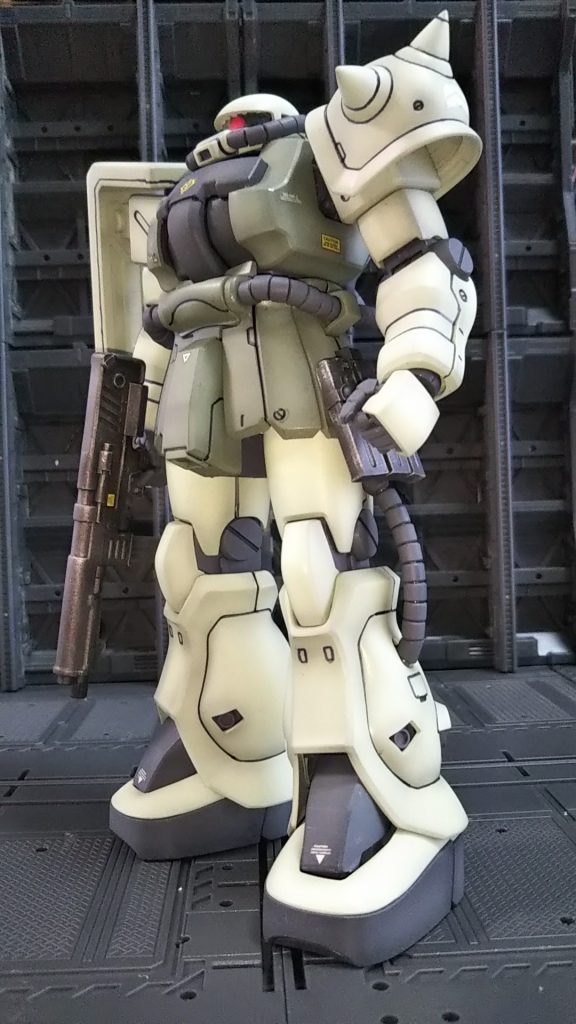 左斜め前