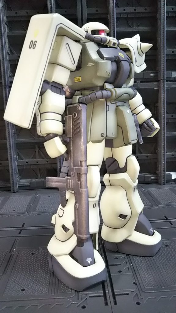 右斜め前
