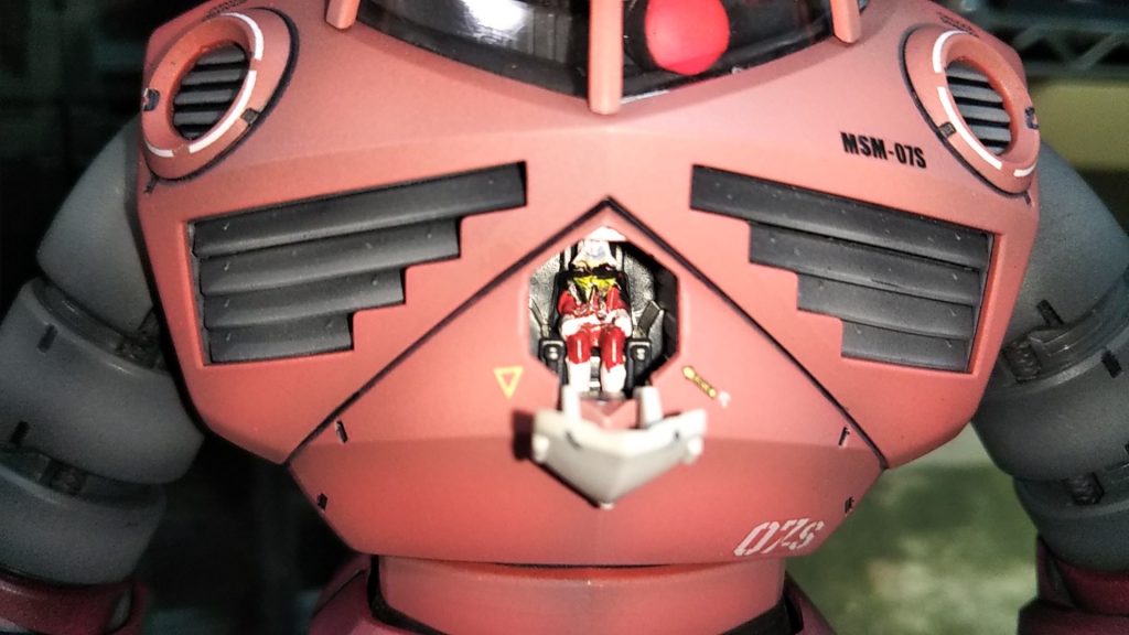 このキットにはパイロットシャア・アズナブル大佐（ナレーションが台本を喋り易くするために二階級昇進したらしい）がついています💦