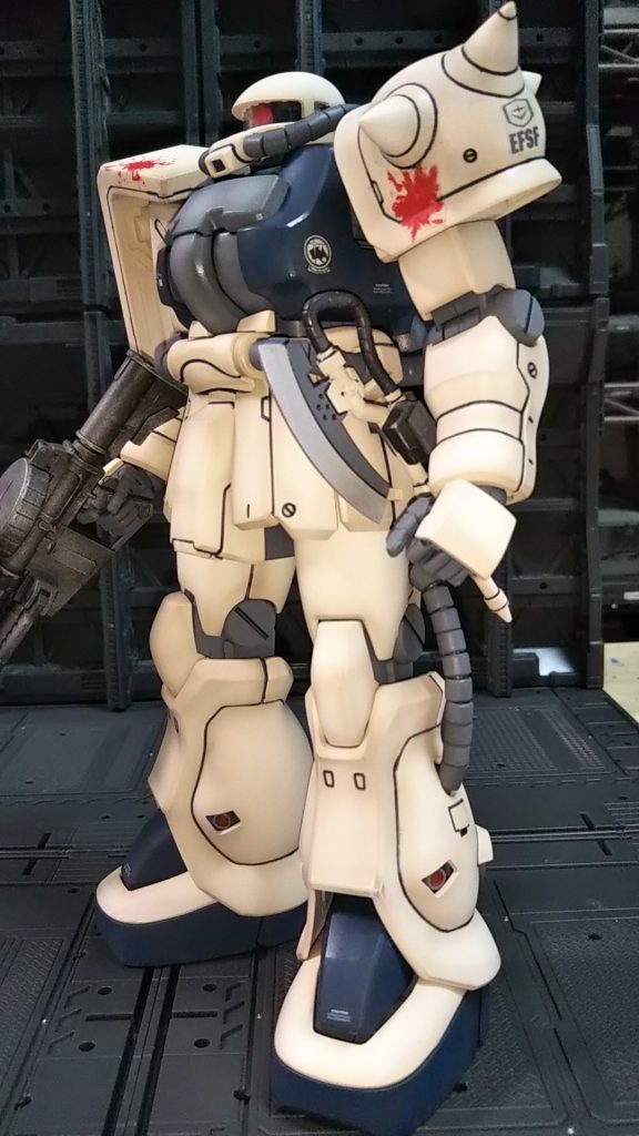 左斜め前