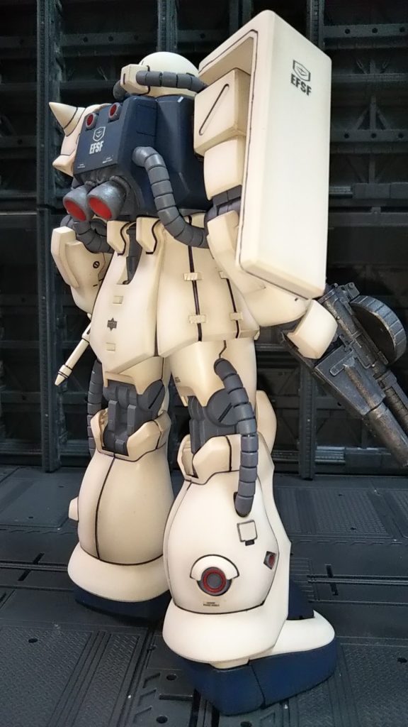 右斜めうしろ