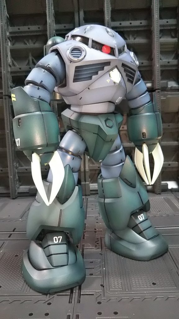 右斜め前