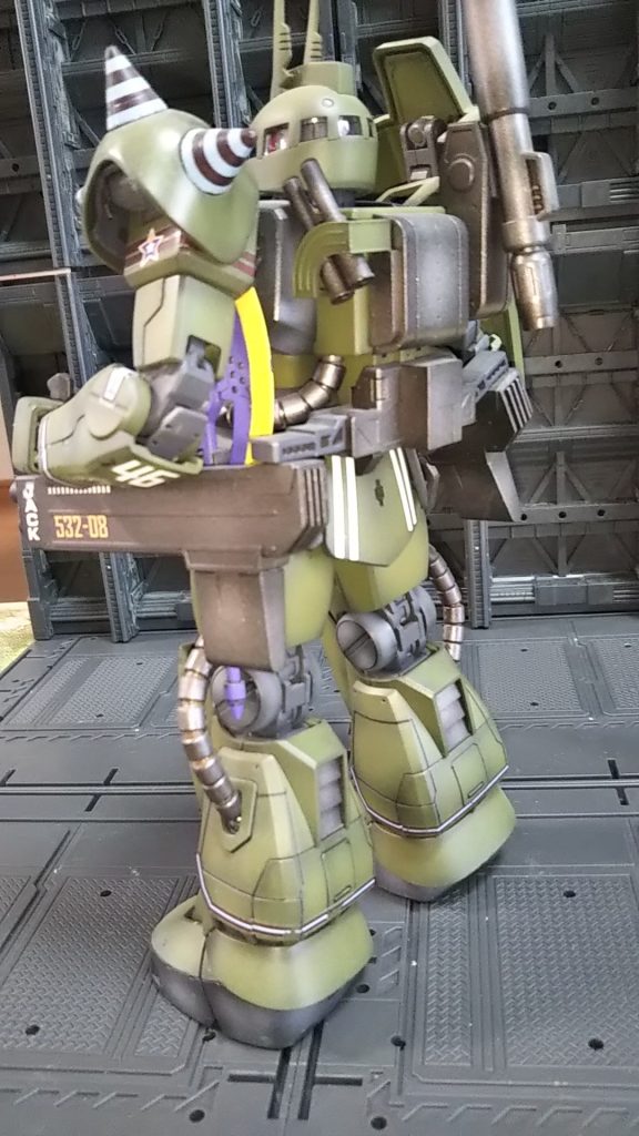 左斜めうしろ