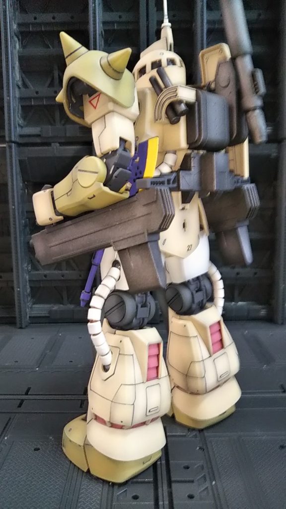左斜めうしろ