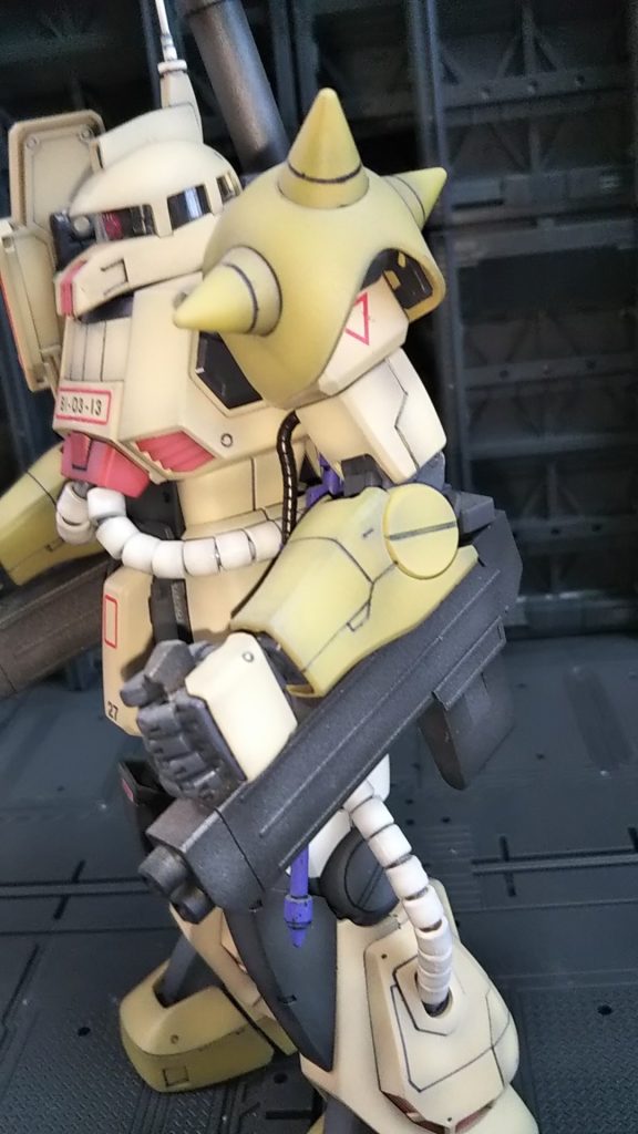 腰の機関砲