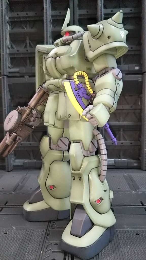 左斜め前