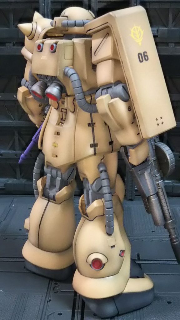 右斜めうしろ