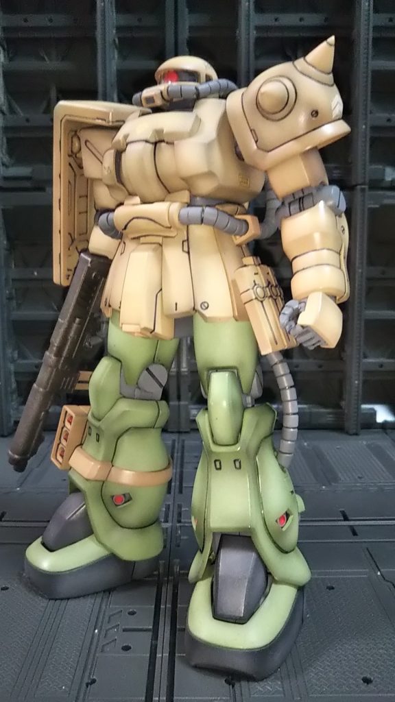 左斜め前