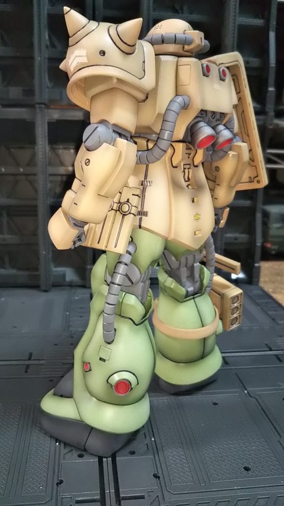 左斜めうしろ