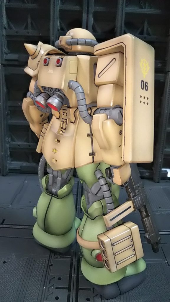 右斜めうしろ