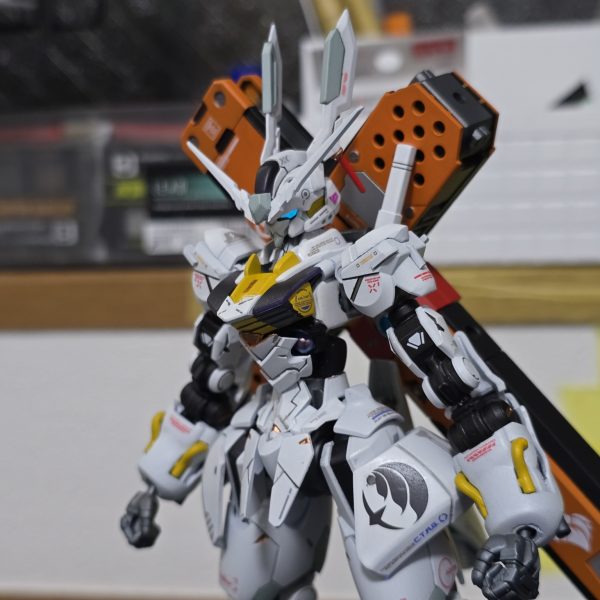ひとまず完成しました〜(*´ω｀*)最後の最後にガンダムマーカー使って色足そうとしたら大失敗してしまいました…やはりエナメルとかリカバリーできるものにしないとだめですね…あとは撮影のみ…ミキシングコンにはこの子の最終形態で参加しようかな(*´ω｀*)（4枚目）