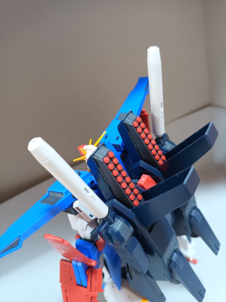 ミサイルも色分けされていて見栄えが良いですね。