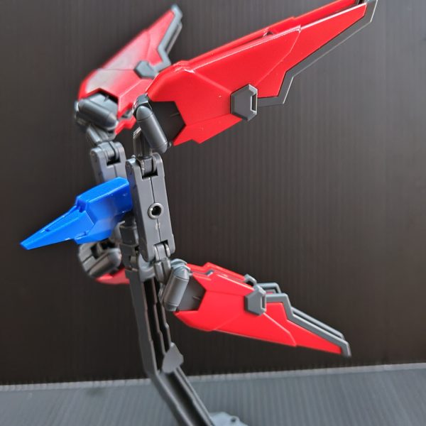 AGE系を中心にビルドしてみました(｀･ω･´)ゞあ、ランチャーだけはGフレームのをそのまま移植しています(•ᴗ•; )ビームトンファー兼ビームサーベル、ビームバルカンコア・ファイター内蔵巡航形態へ変形可以上です(*･ω･)*_ _)ﾍﾟｺﾘ（6枚目）