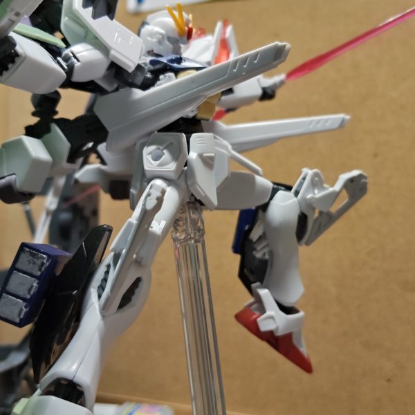 F91を改造しています。追加で改造したらその都度更新していこうと思います。バックパックの光の翼のエフェクトは自作しました。追記:画質が悪くてすみません。（4枚目）