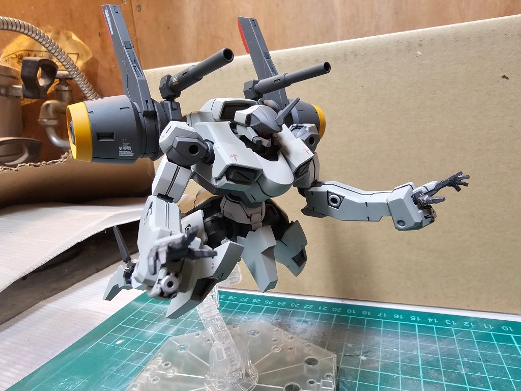 武装:2腕部ビームバルカン/ビームサーベルユニットx2固定兵装。決定打になりづらいが牽制に向く。&nbsp;