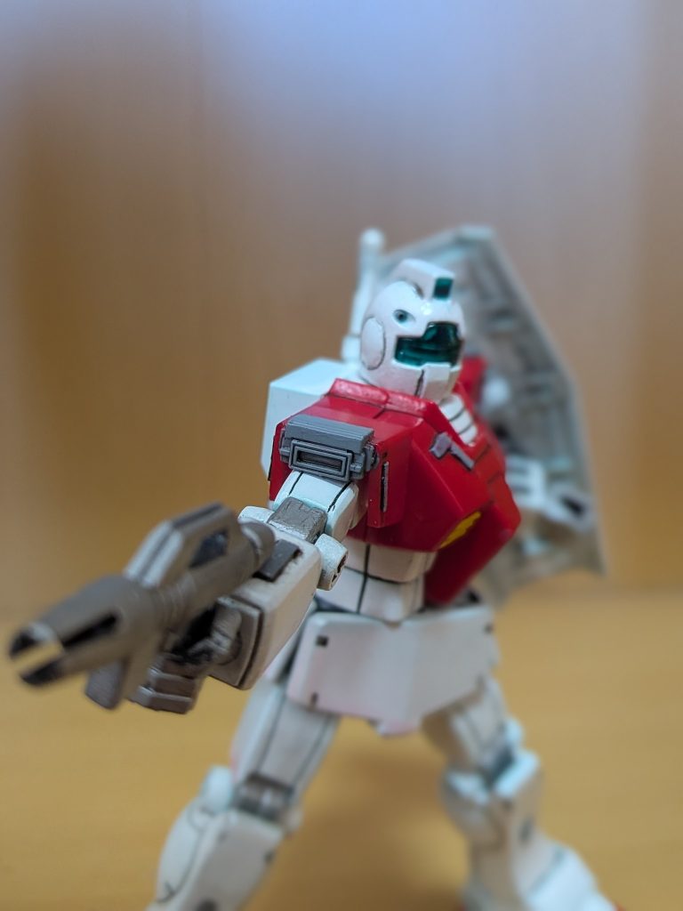 肩のパーツはオリジンガンダムの前期型の肩パーツを使いました(zaku-kao2)なんか奇跡的にフィットしてくれたんで良かったです(gundam-kao6)