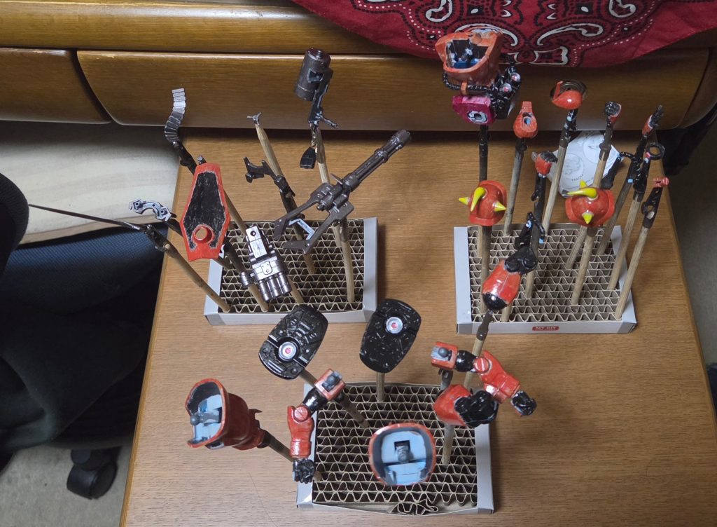 筆塗り2回目(本カラー塗装＋間接や武装の塗装)。ｲﾛｲﾛﾄｻﾞﾂﾆﾅｯﾁｬｯﾀﾉｶﾞﾊﾞﾚﾁｬｳ!/