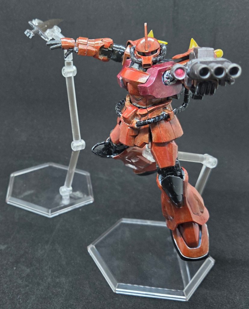 ヒートサーベル投げ捨て(？)＋三連砲で射撃。