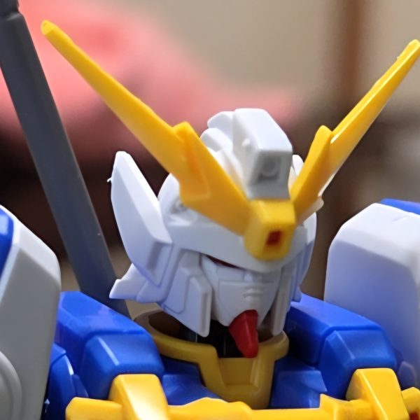 昨日購入したHGACナタクもといシェンロンガンダムの作成に入りました。本日は仮組みをば。ナタクは久しぶりに作りましたが武器含めスッキリしてるので作りやすいですね。写真は組み立て後ハンドパーツを積んであるビルドハンズに変えてドラゴンハングで1枚試し撮りを。元のキットにも余剰含めハンドパーツが充実してるし変えなくてもいけるかな…？今週内に出来ればアンテナフラッグ切除＆各部鋭利化＋ジャンクパーツから追加装備作成→全体決まり次第ヤスリがけまで終わらせたいなど。塗装は室内筆塗りとはいえお天気との勝負ゆえ…（3枚目）