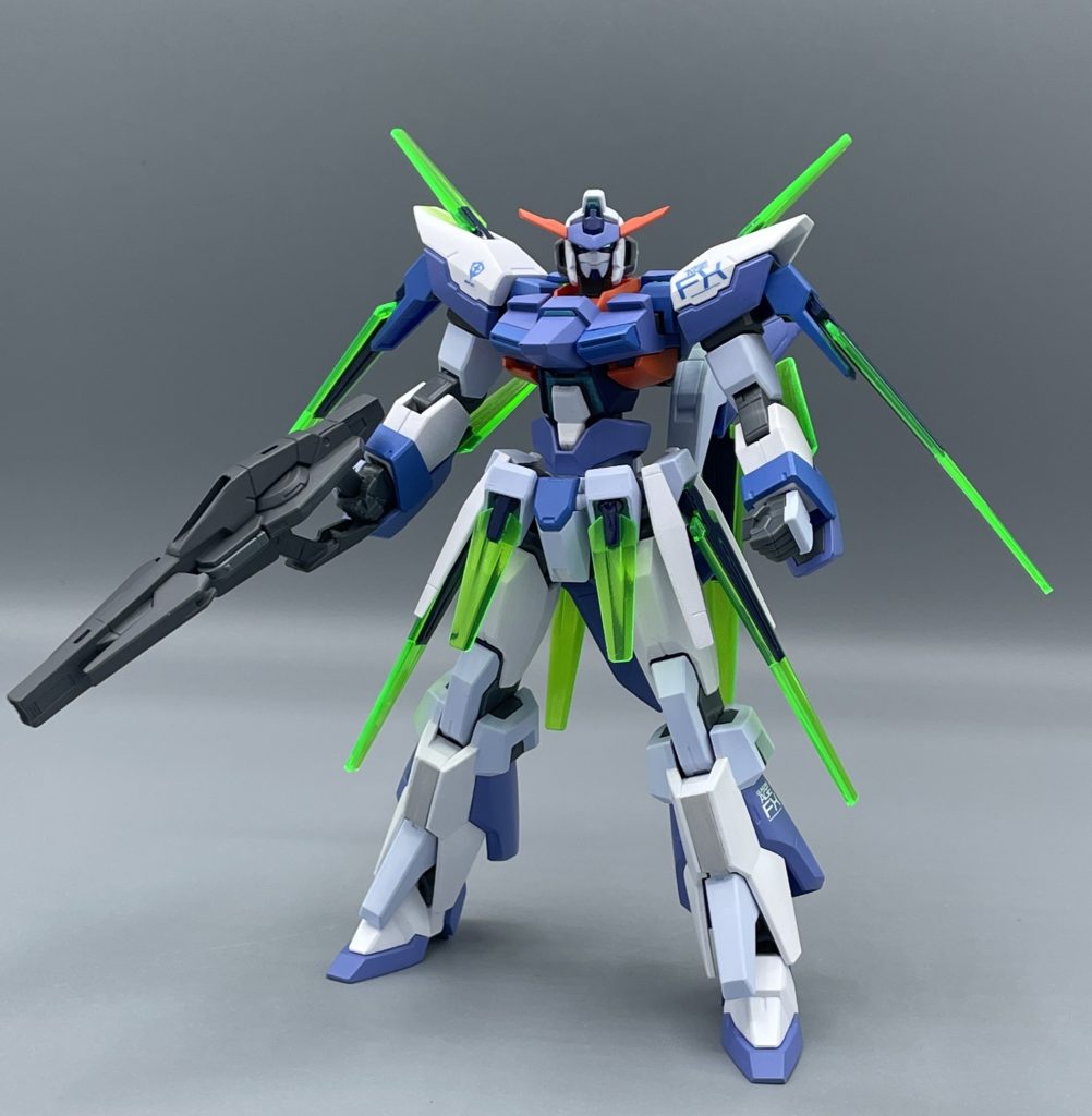 GUNDAM AGE-FX　「機動戦士ガンダムAGE」に登場する最後の主人公機が、このガンダムAGE-FXです。パイロットは主人公の一人、キオ・アスノくん。　機動戦士ガンダムAGEは、祖父・父・孫の３代に渡った戦争を描く大河ドラマ的な作品です。　宿敵ヴェイガンへの復讐を誓うフリット（祖父）・偉大な父との比較に葛藤するアセム（父）・戦争を通して戦いの意味に答えを見出していくキオ（孫）の３人の成長を描いていきます。