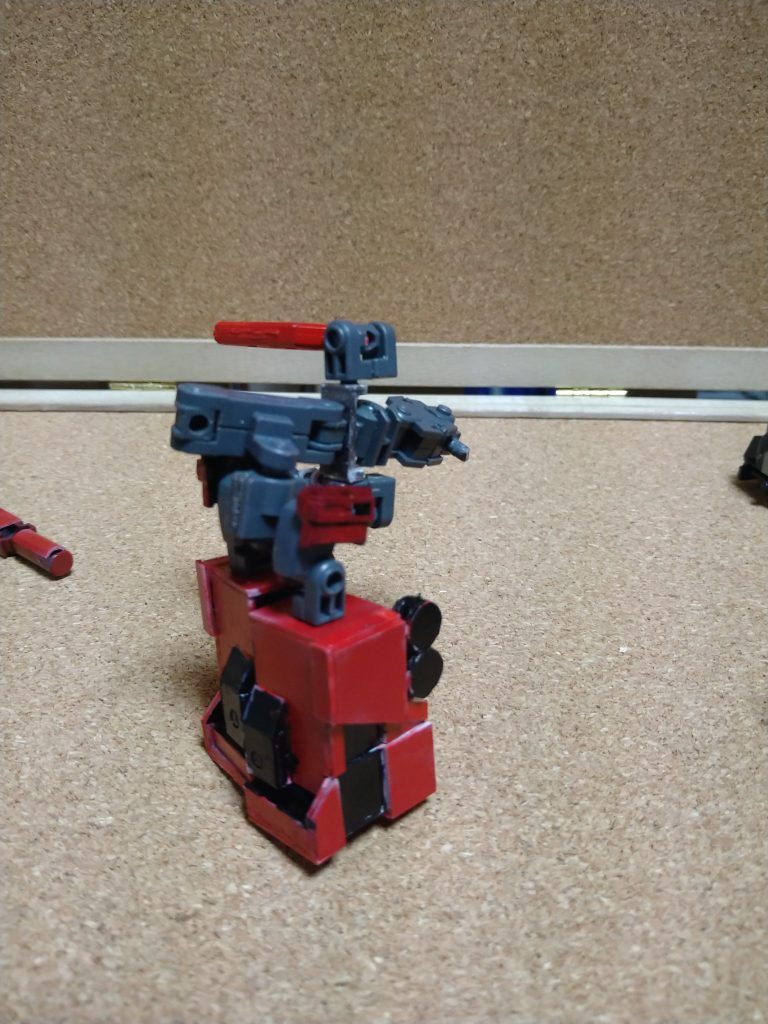 バックパックを回転させながら腰も回転させます。