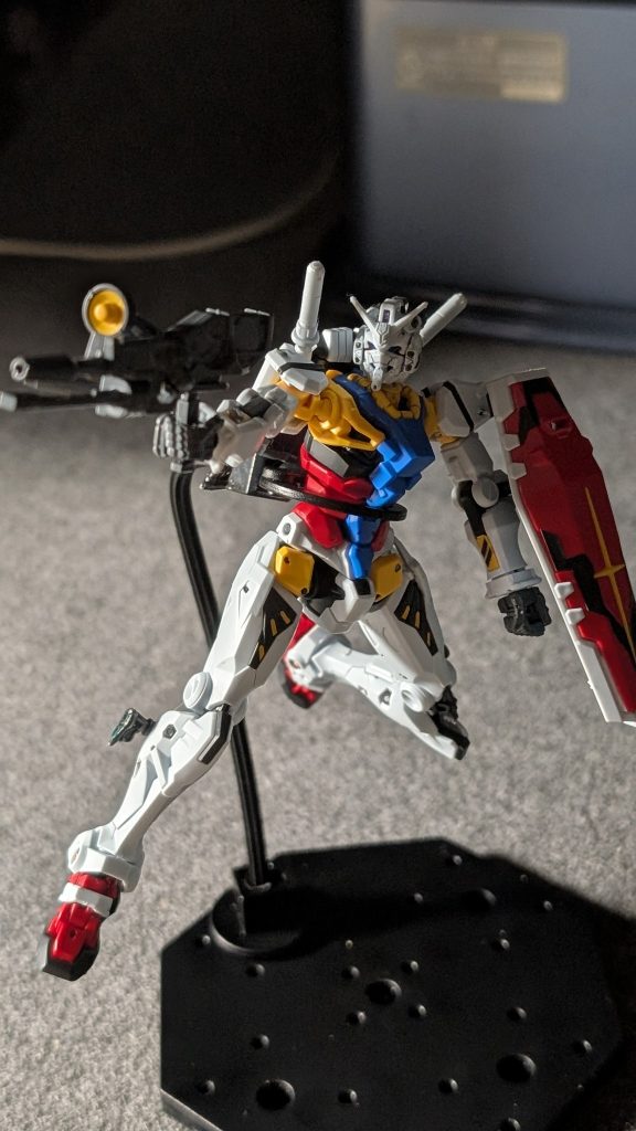 白いガンダムはポージングにこだわりました