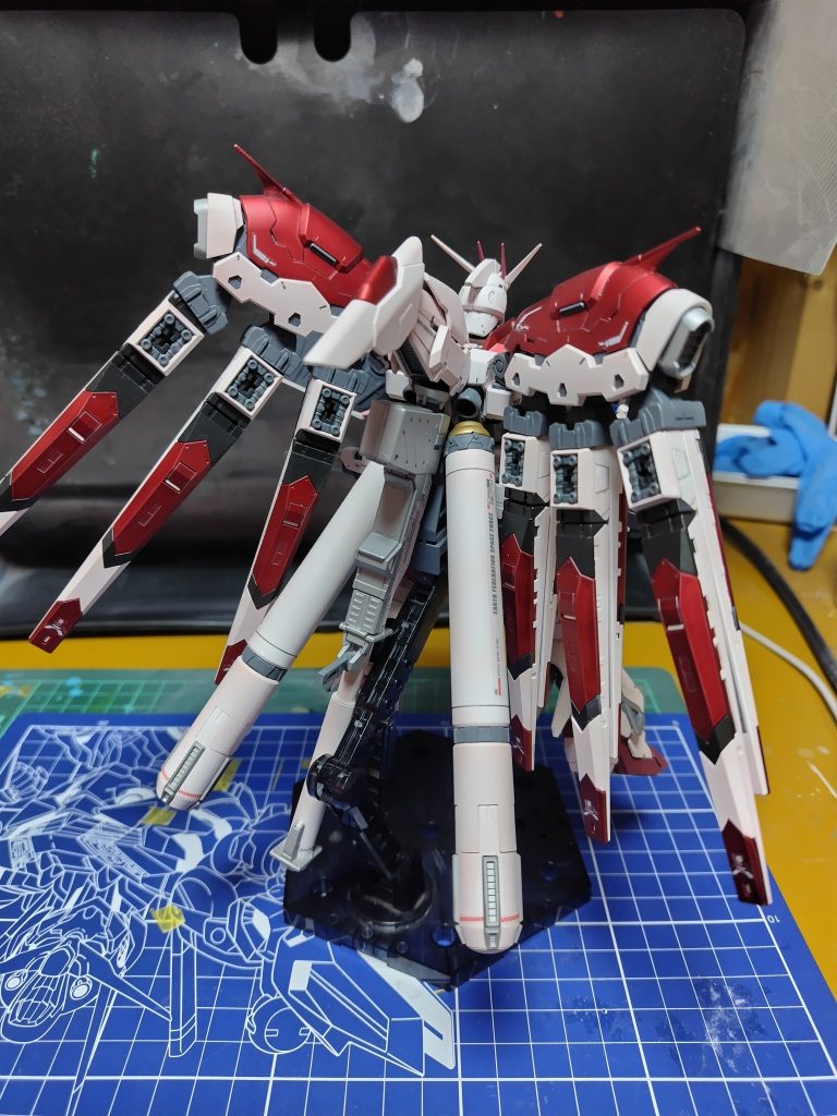 赤はメタリック感を出しております