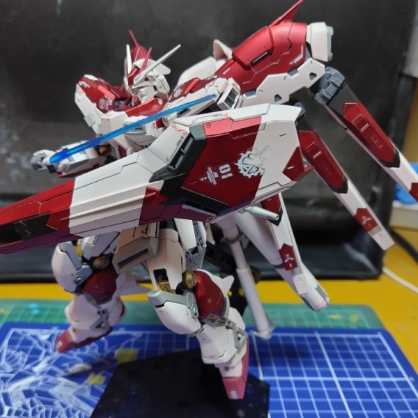 Hiνガンダムルージュ