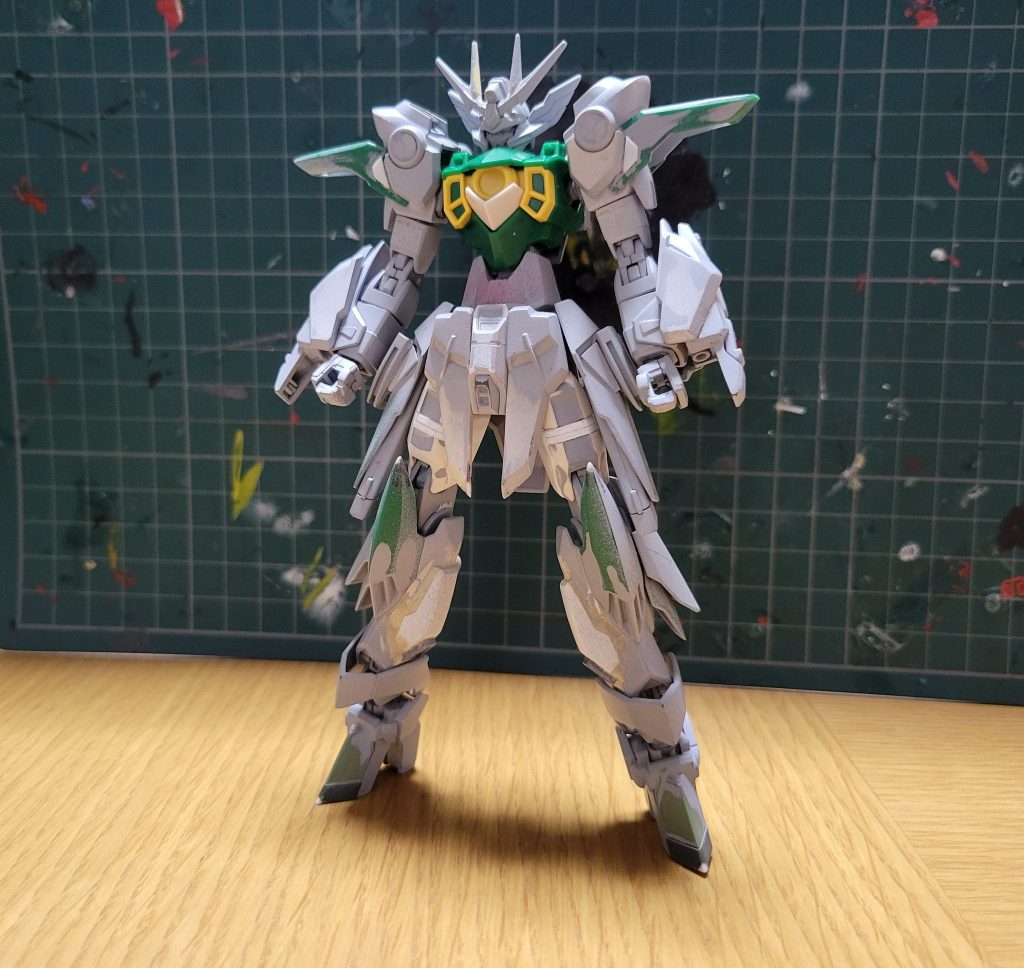 加工中の写真腰と太ももを延長し、プロポーションにこだわっております海老川さんデザインのパーツを多めにミキシングしたので、まとまった感じになったのではないでしょうか