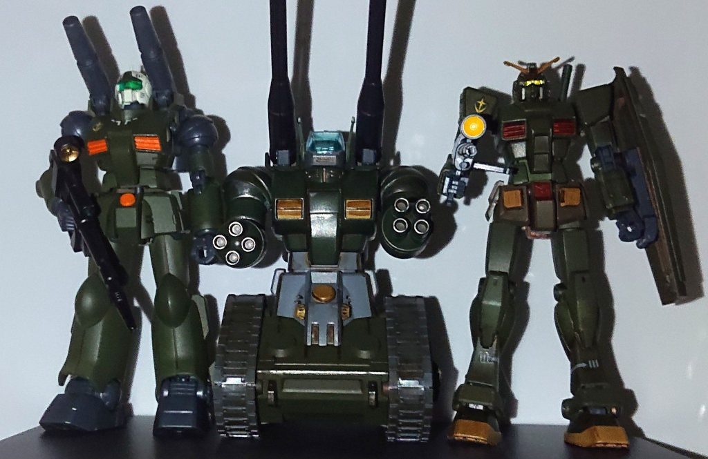 ホワイトベース隊(緑色系リアルカラー)が三人揃ったのでスリーショット。ガンダムとガンキャノンは一部の色を変えたりデカール貼ったりしてます。