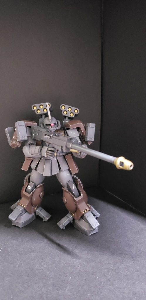 長距離装備も付いてます、どの距離でも戦闘可能なオールラウンダーな機体ですね。