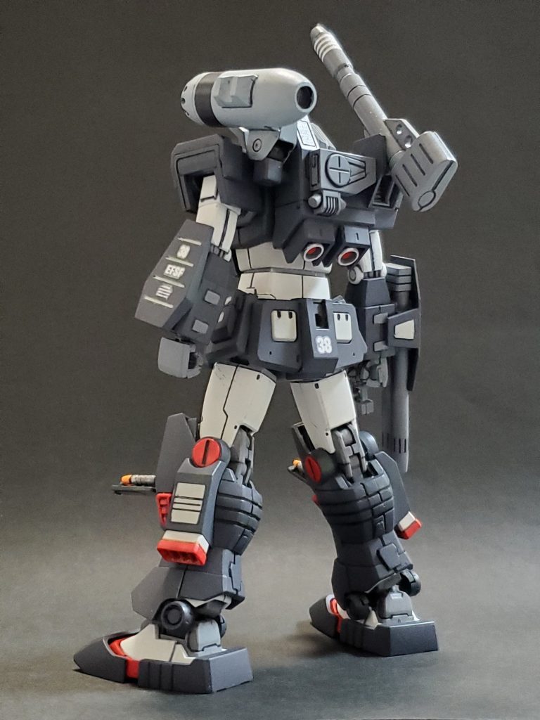 こちらが back shot となります👍️初めてのオリジン版キットでしたが、HGサイズとは思えないディテールとパーツ分割🤩🎶感想としては小さなサイズのMGという感じでした🤭✨パーツが細分化されているおかげで、塗装がとても楽に行えました🎵筆塗り全塗装🖌️艶消しスプレーで仕上げてます😎