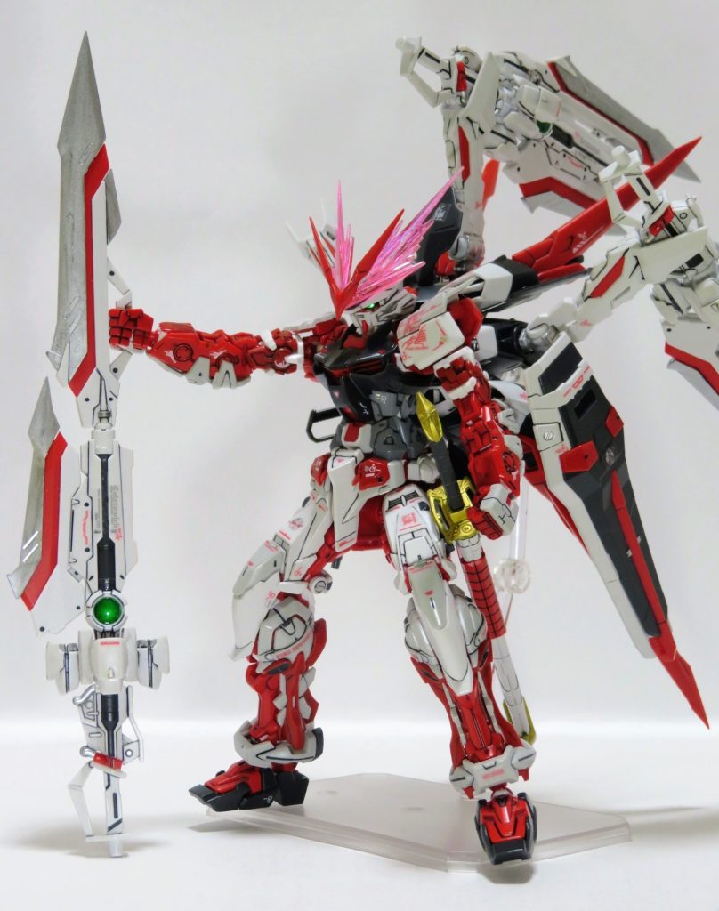 写真だとわかりづらいですが、細かいところをシルバーやガンメタルで塗装しています。