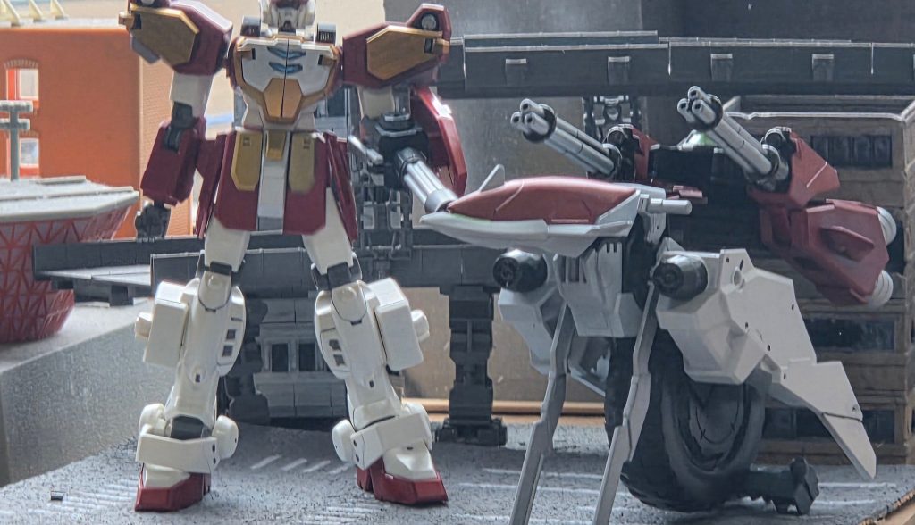 そして今回の目玉、ヘビーアームズ用支援メカ、メテオホーネットです。メテオホッパー+ヴァリアブルポッドでヘビーアームズカラーで塗装してあります。