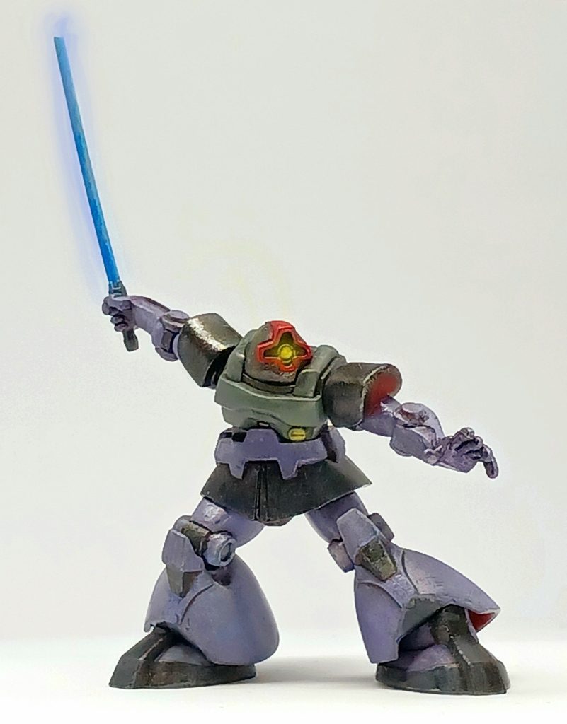 製作と言っても、ヤスリ無し、サフ無し、水性ホビーカラー直塗り、スミ入れ少々、つや消しスプレー仕上げです。