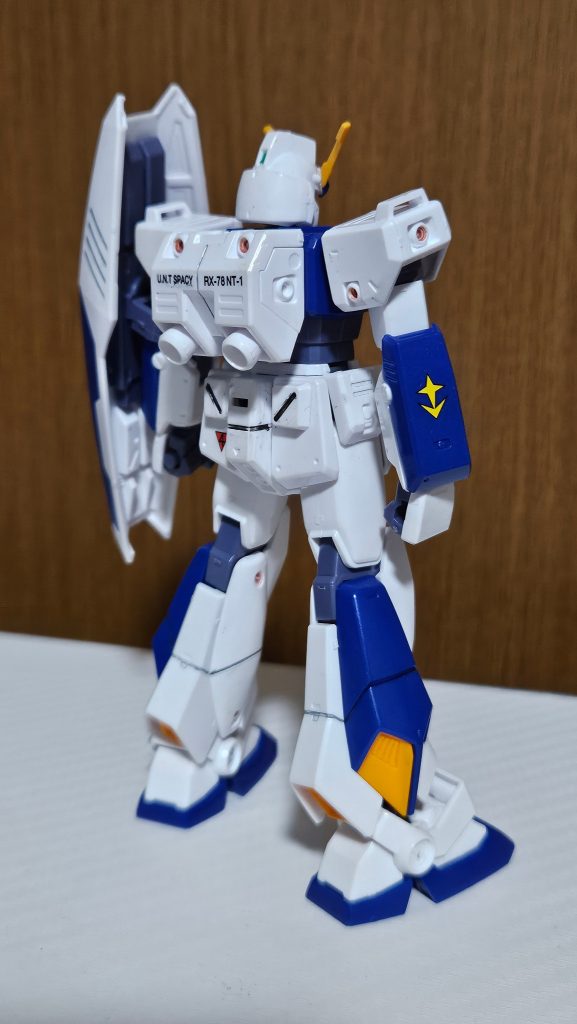 ガンダムNT-1 アレックス–3枚目/制作者：シイコ・スガワラ