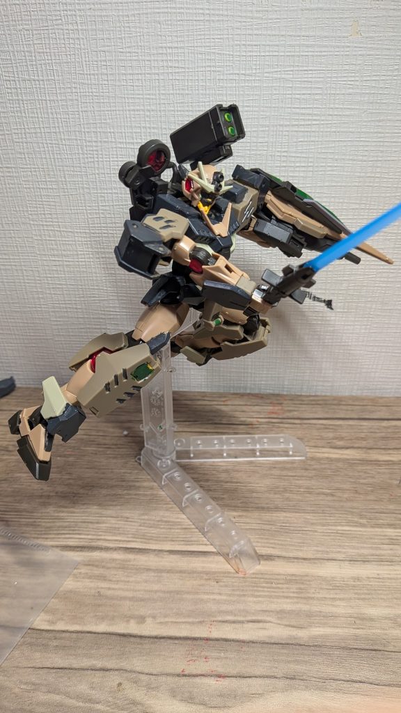 本機最大の武装のgnビームソード！切断に優れており、切り裂きだと、ヘルリナーシタライザーを超す切れ味です。