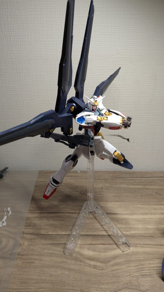 この機体はライジングデスティニーフリーダムをベースにgiuuのパイロットに合わせた機体となっている。基本武装はヒートソード