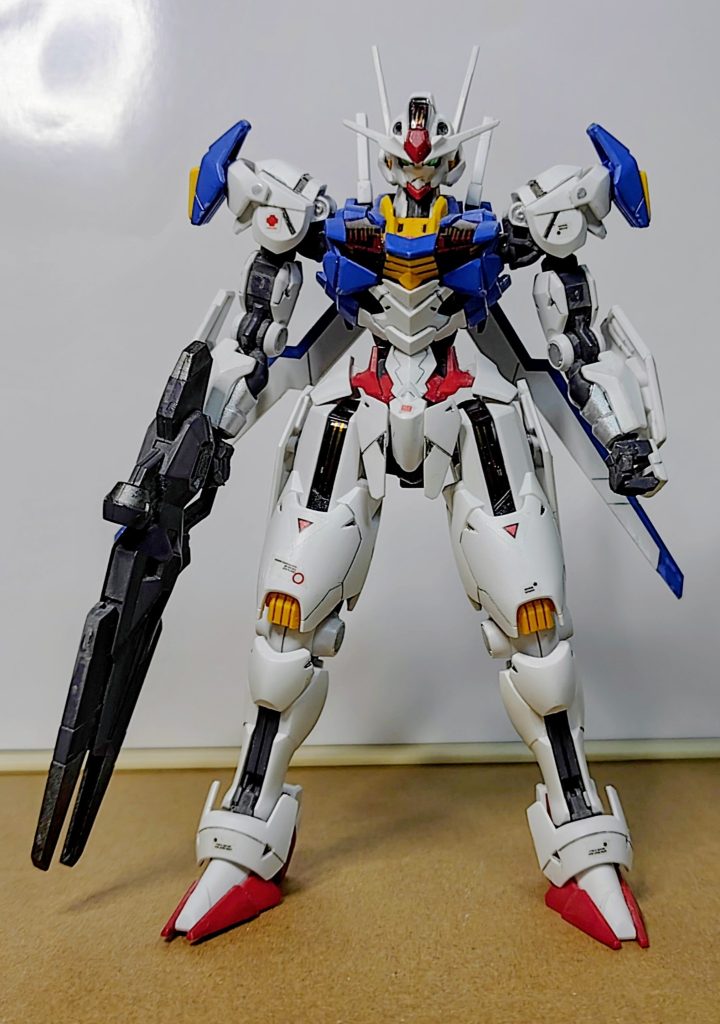 無改造、筆塗り全塗装のみ。各アーマーがシャープな造形で、設定画以上にカッチョ良さを感じます。