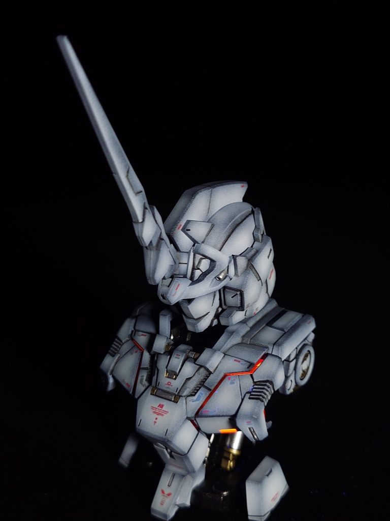サイコフレーム赤の光が漏れ出すのがまたなんとも言えない良さがありますね。