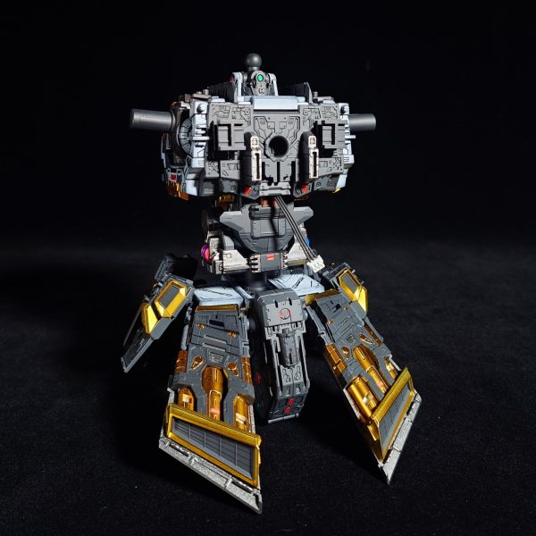 PG νガンダムのフレームが完成したので製作途中として投稿します。巨大の極みですね。大好きです。シルバーのみ光沢で、他は全てつや消し仕上げの全塗装です。ホワイト、レッド、イエロー部はグラデーションで仕上げています。仮組みなしの一発勝負！・・・社会人モデラーでPGを組むと、仮組みや改造はやってられないですよねーー(笑)外装も同じような感じで塗装して行きます。（4枚目）