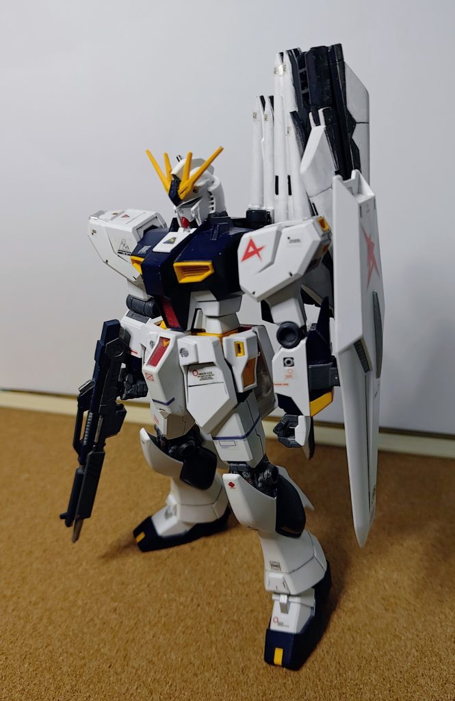 キットノーマルのままだと、のっぺり感があるので、アクセサリーパーツや、簡単な筋彫りを追加。デカールで余白？を整えました。各パーツが大きめなので、細工しやすかったです。